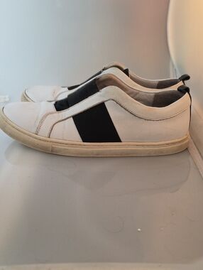 Men's White Slip-On Sneakers with Dark Navy Side Panel